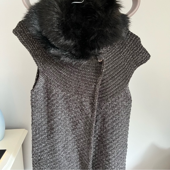 AX Armani Exchange knit sweater vest with removable faux fur collar - size small - Picture 7 of 11